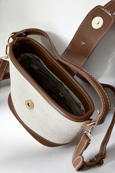 Hasır Görünümlü Deri Ve Gold Kemer Detaylı Omuz Çantası Eva