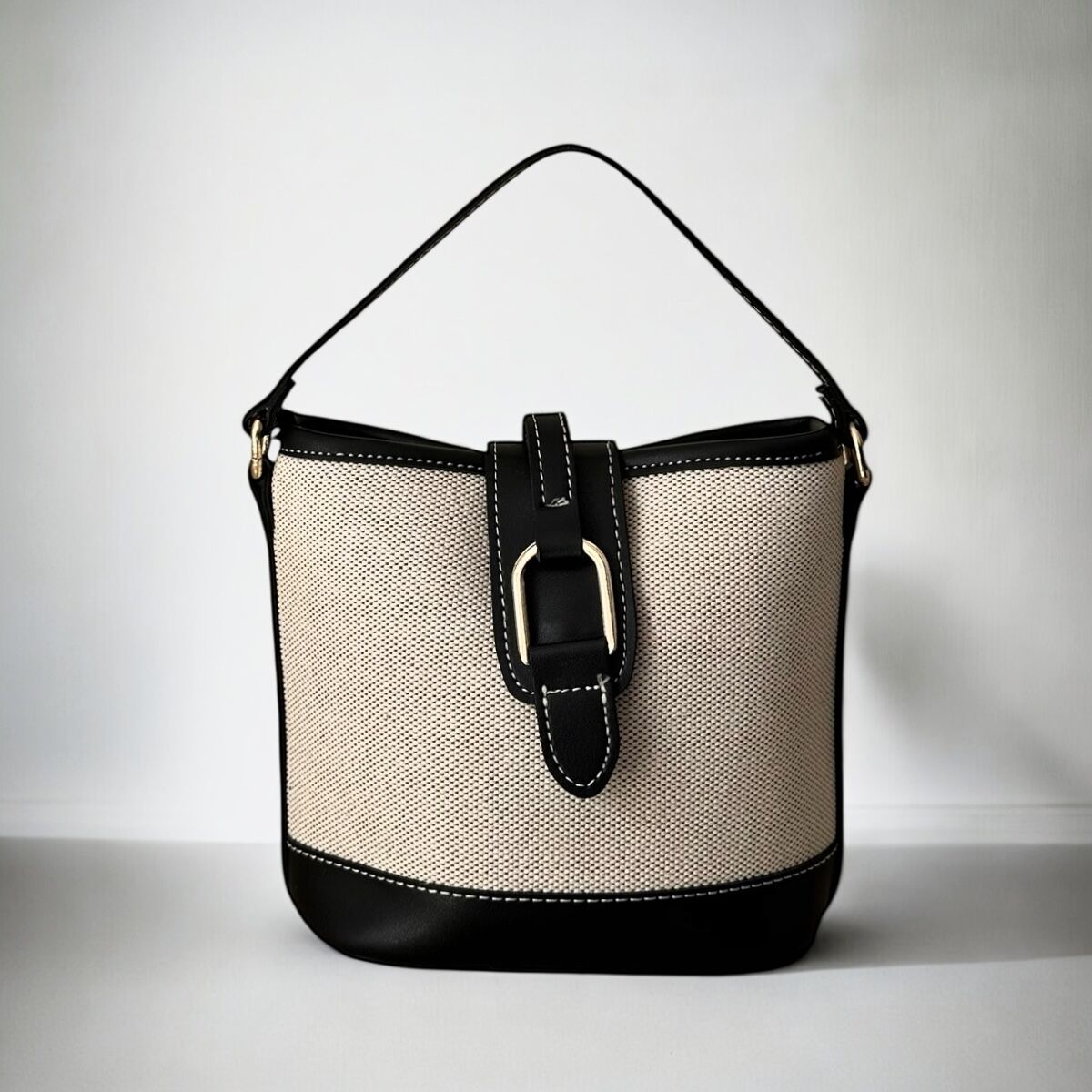 Hasır Görünümlü Deri Ve Gold Kemer Detaylı Omuz Çantası Eva