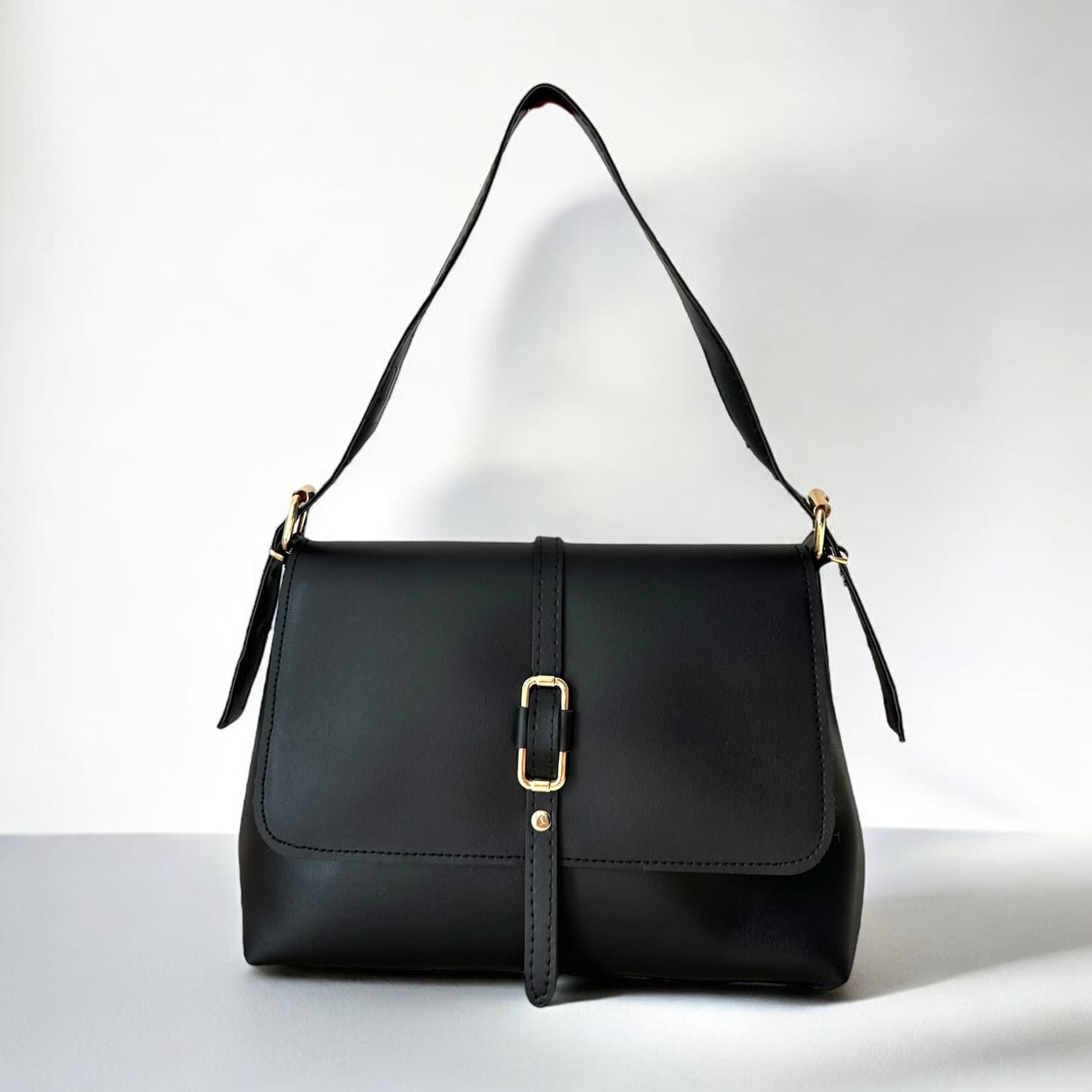 Gold Kemer Detaylı El ve Omuz Çantası Elena Siyah