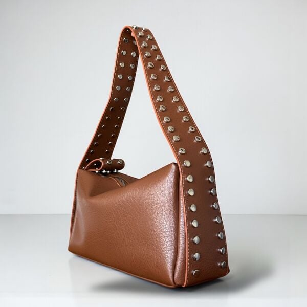 ZIMBA DETAYLI OMUZ ÇANTASI BİANCA DERİ TABA