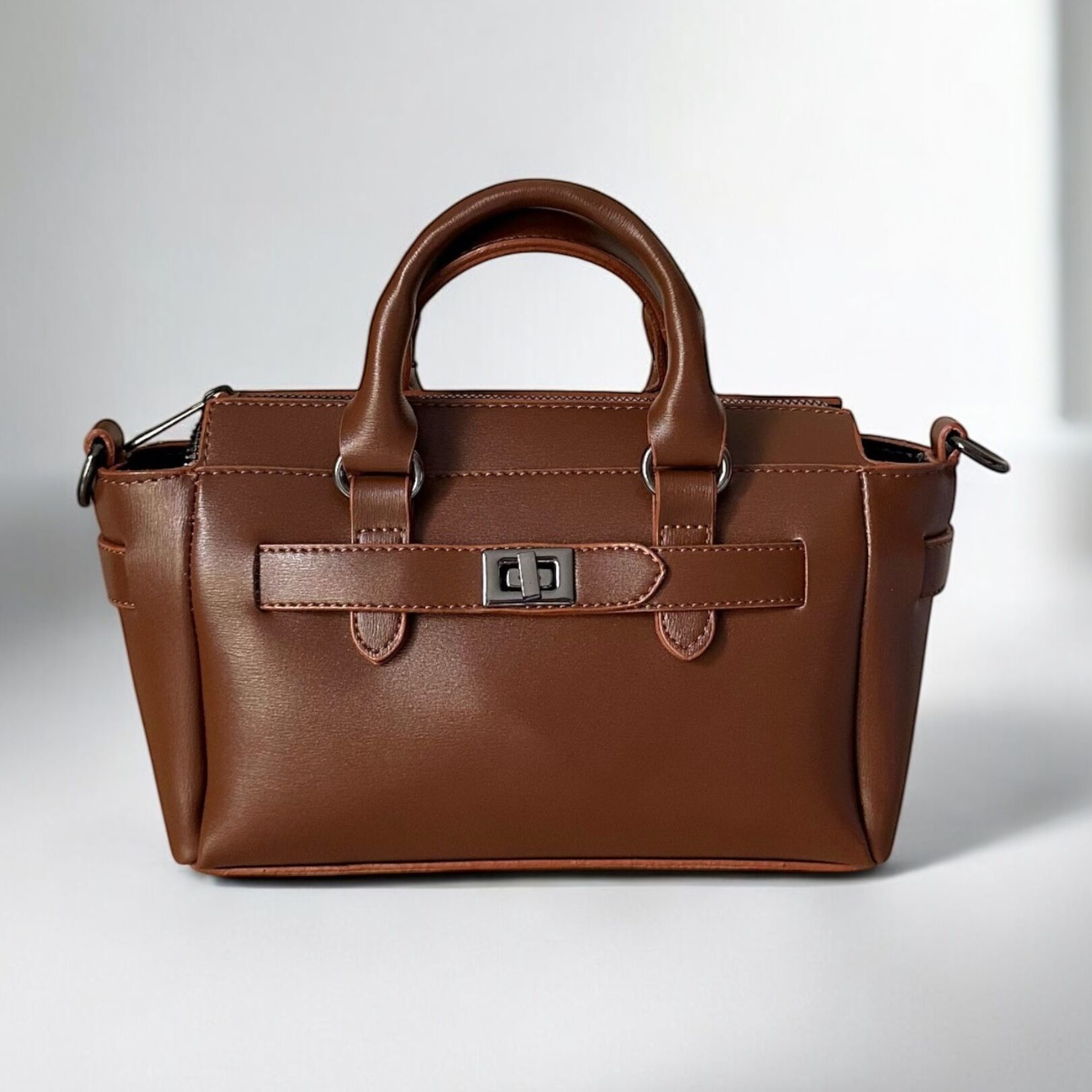 Kemer Detaylı Baget Omuz Çantası Amelia Taba