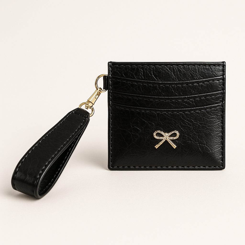 Kurdele Detaylı Kartlık Charm Siyah
