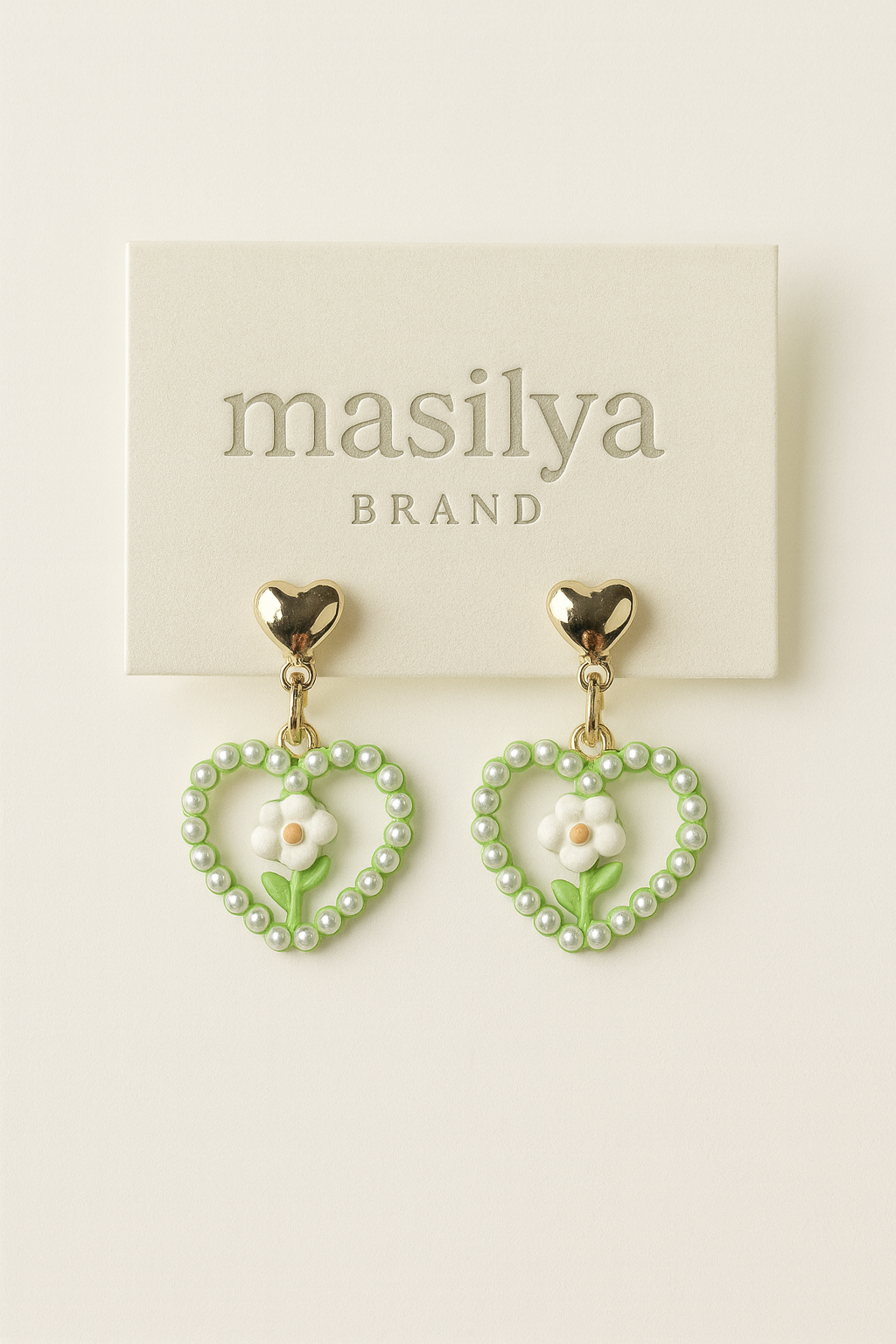 Çiçek Detaylı Kalpli Küpe