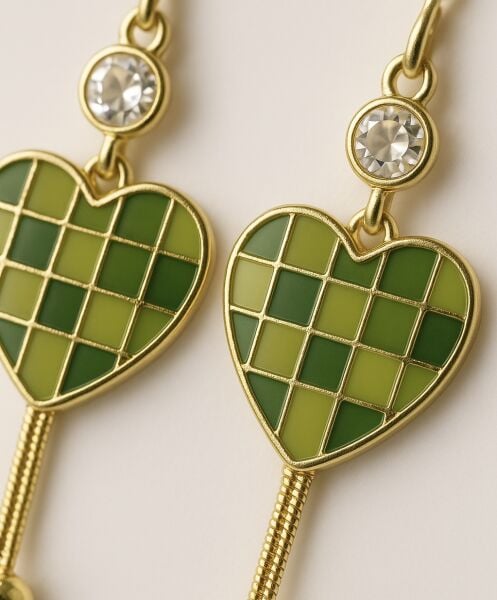 Kalpli Dama Detaylı Yeşil Küpe