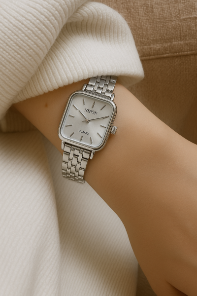 Minimal Ve Zarif Kare Kadran Gümüş Kadın Kol Saati