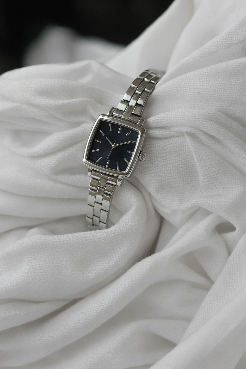 Retro Kare Kadran Minimal Özel Kutulu Gümüş Kadın Kol Saati Siyah