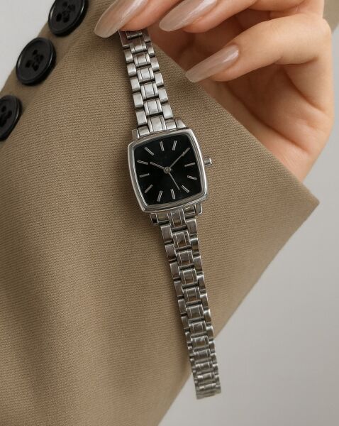 Retro Kare Kadran Minimal Özel Kutulu Gümüş Kadın Kol Saati Siyah