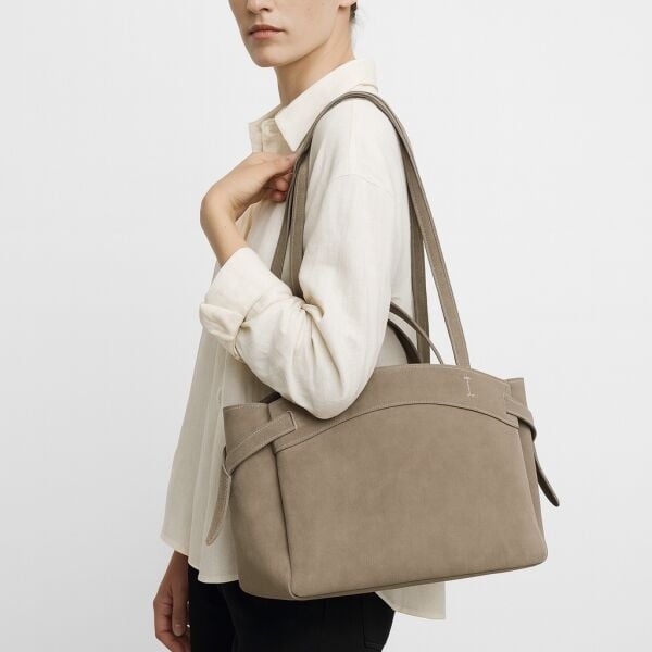 Makyaj Çanta Hediyeli Dikiş Detaylı El ve Kol Çantası Vizon Süet Nova