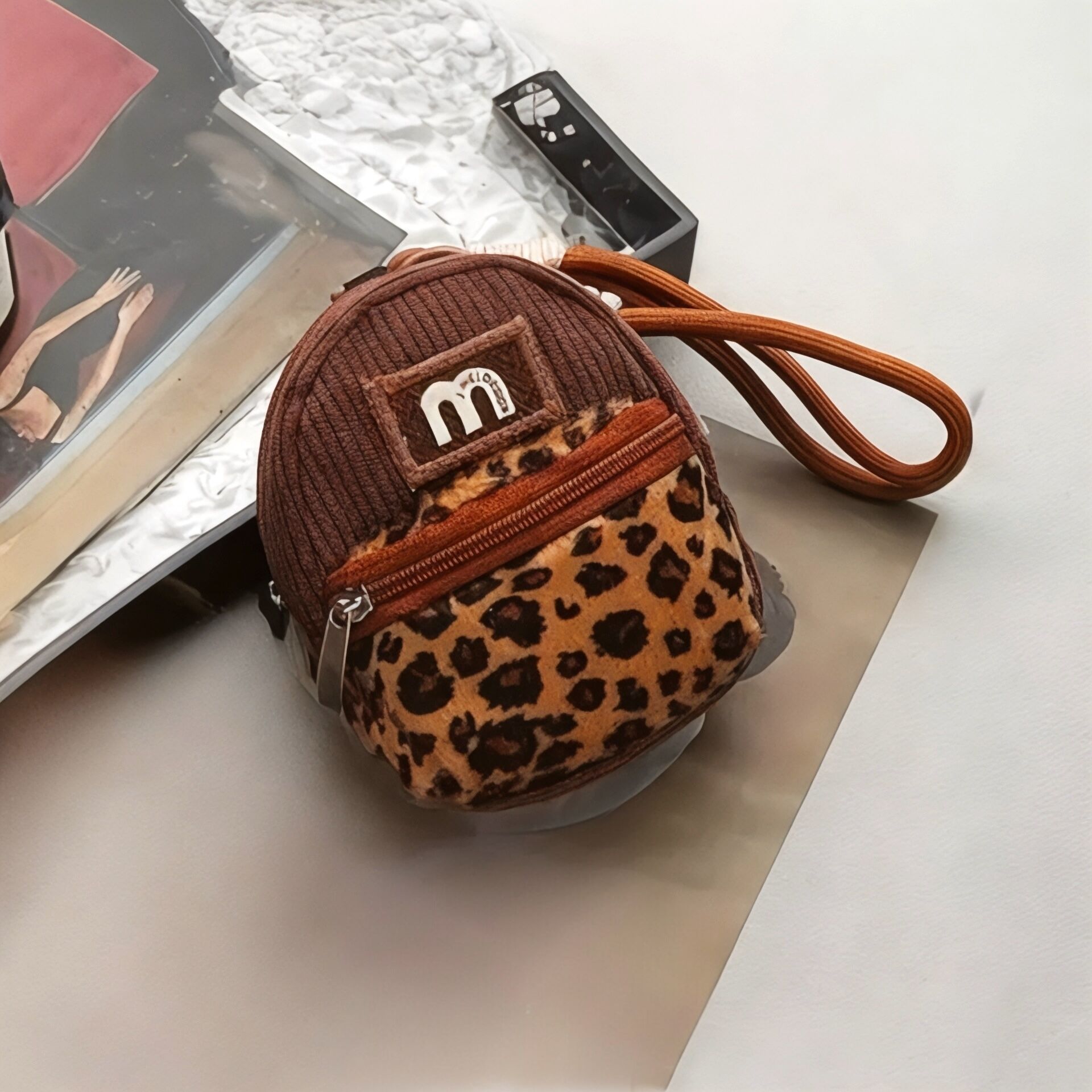 Leopar Desenli Mini Çanta Charm